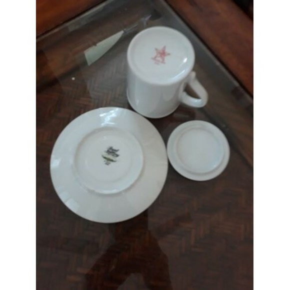 All The Trimmings Royal Gallery CHRISTMAS HOLLY Porcelain lided Mug & Saucer set - Picture 5 of 12
